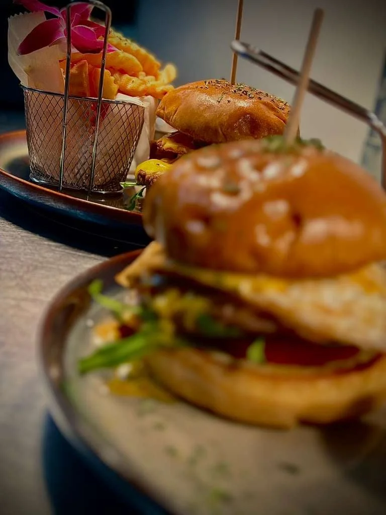 Sensaciones Brunch Burger with bacon and fried egg, Fort Myers